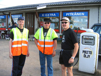 Liikenteen sujumisesta vastasivat Jorma Ojajrvi, Arto Salomki ja Pentti Sinkko.